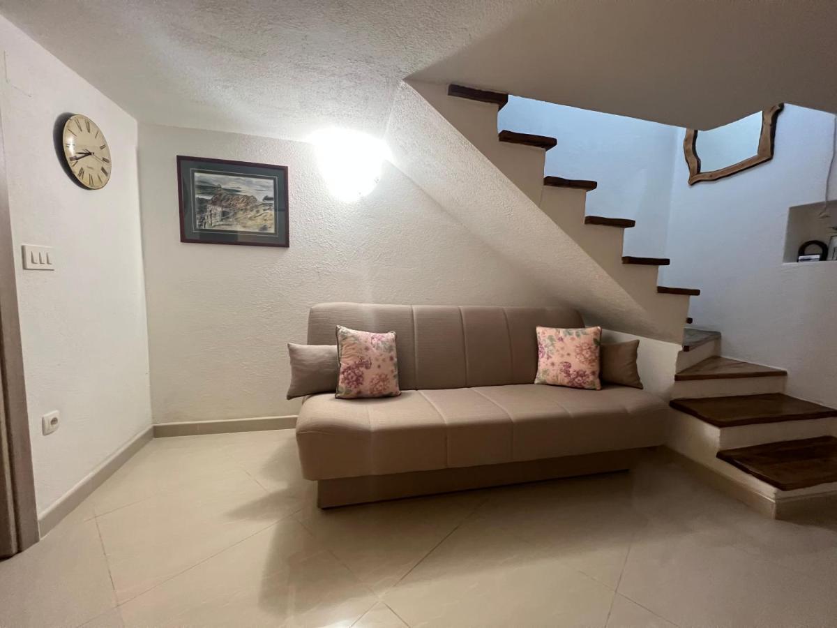 Apartment Katalin Kornić Kültér fotó