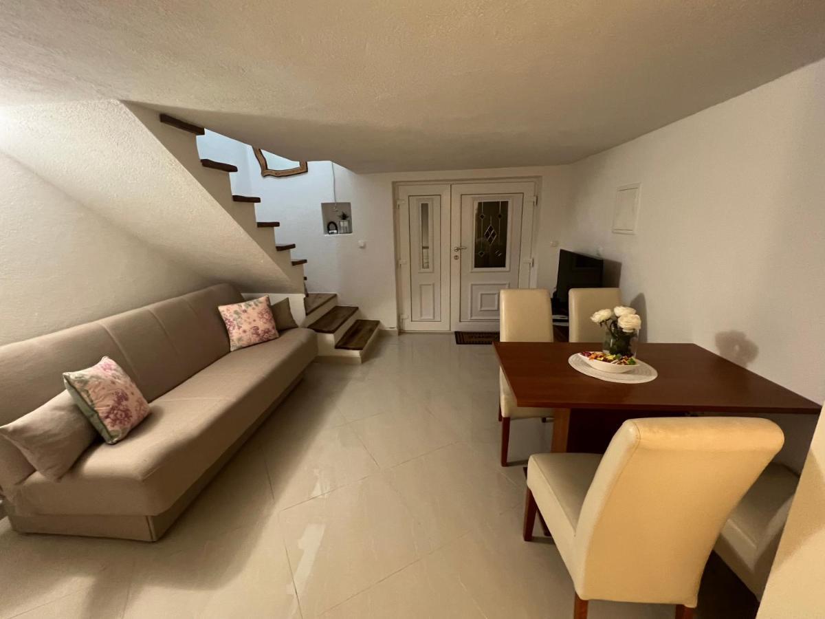 Apartment Katalin Kornić Kültér fotó