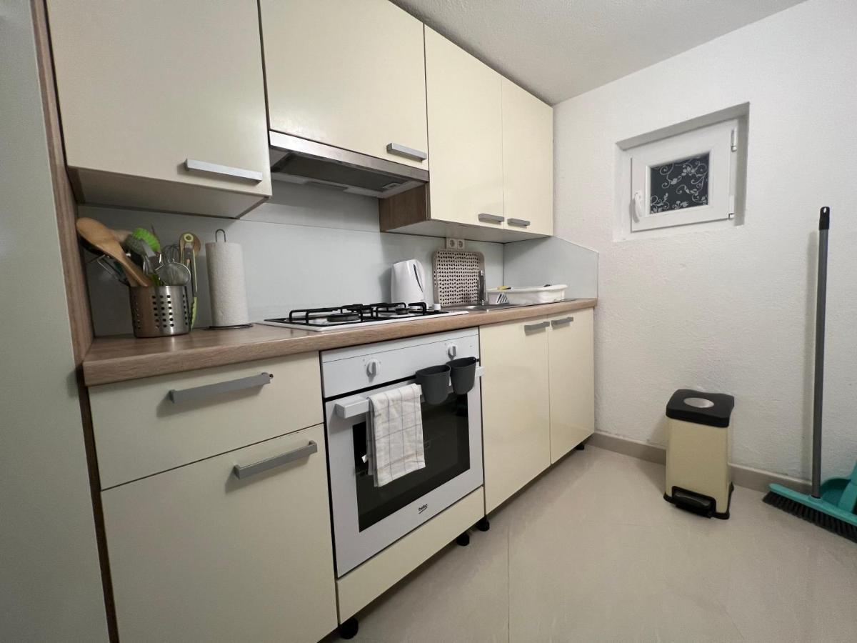 Apartment Katalin Kornić Kültér fotó