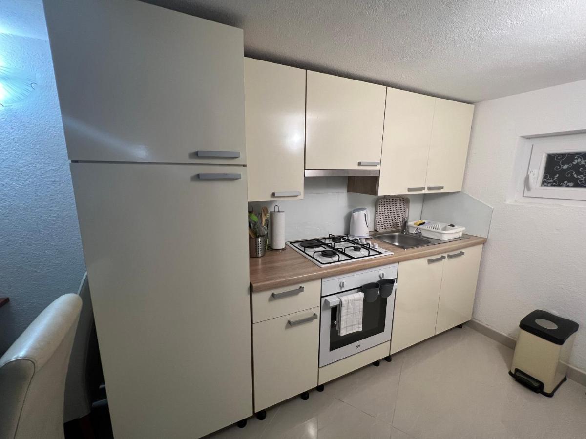 Apartment Katalin Kornić Kültér fotó